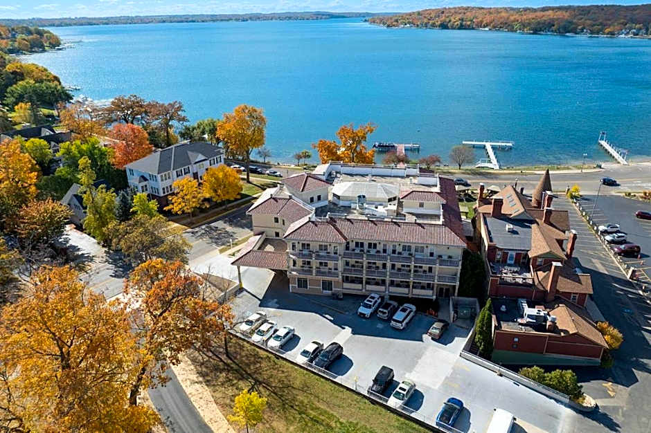 Bella Vista Suites Lake Geneva