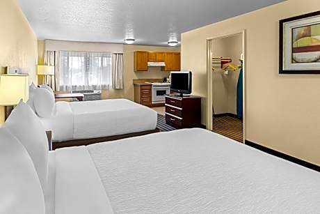 Efficiency Queen Room with Two Queen Beds - Non-Smoking