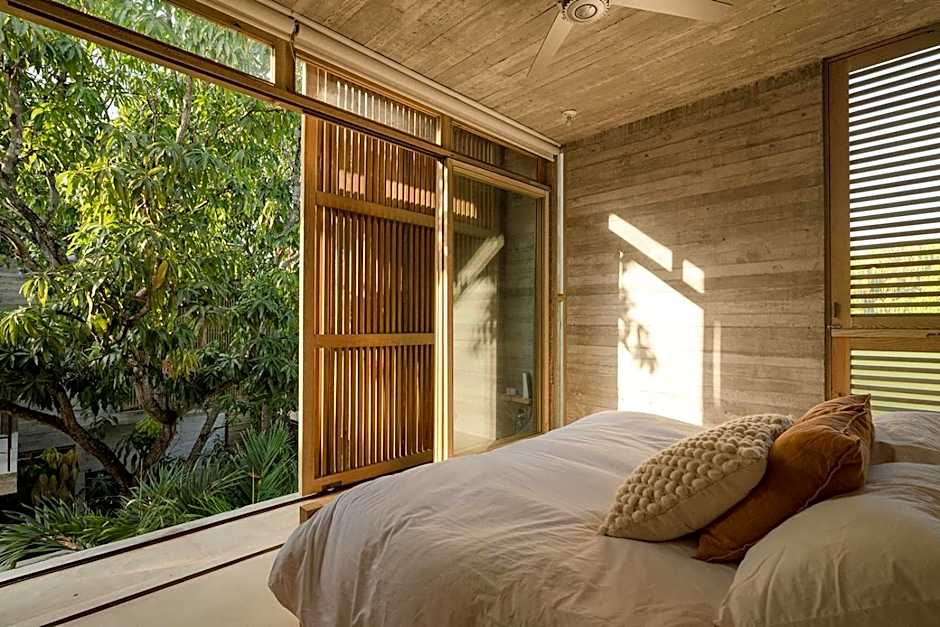 Ona & Sich - Casa Macu Saladita surf break