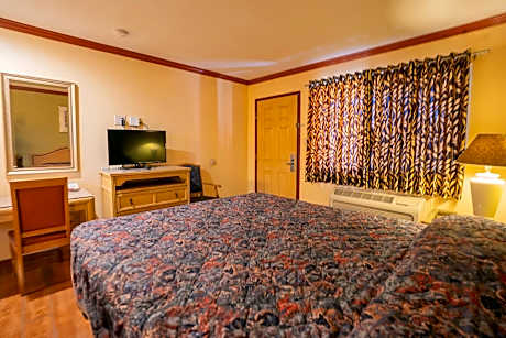 Deluxe King Bed Smoking