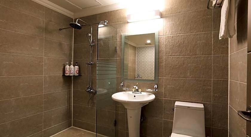 Empire Tourist Hotel