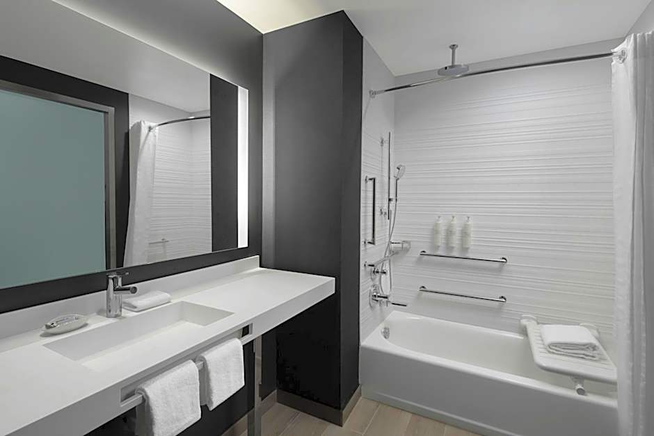 AC Hotel by Marriott St. Louis Clayton