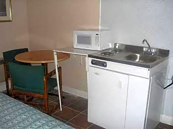 New Sea Breeze Motel