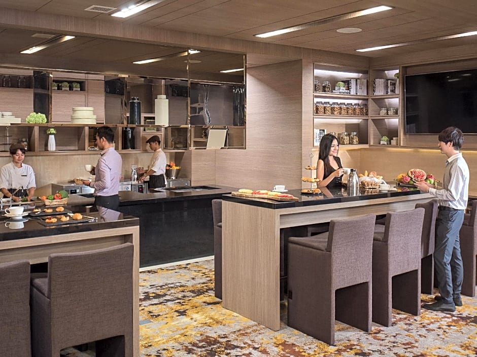 Solitaire Bangkok Sukhumvit 11