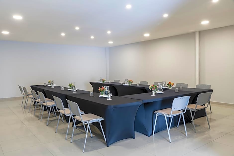 Hotel MS Ciudad Jardin Plus