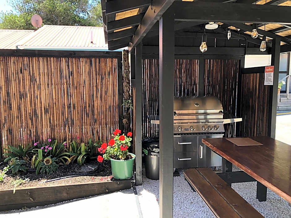 Opononi Lighthouse Motel