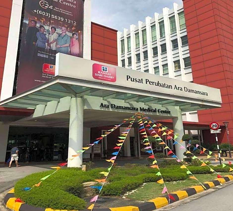 Z Hotel Ara Damansara, LRT, Mall, Airport