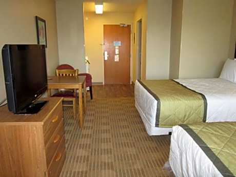 Studio with Two Double Beds - Non-Smoking