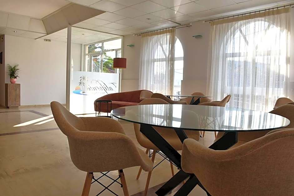 California Beach Hotel - Adults Only