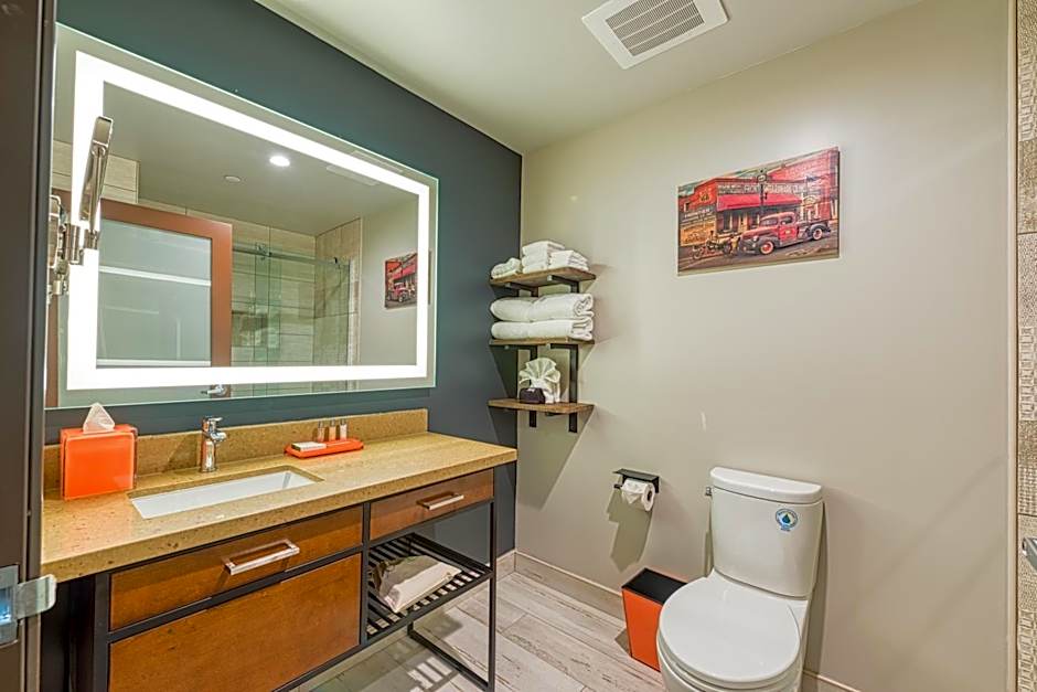 Hotel Lexen Newhall & Santa Clarita - Near Six Flags Magic Mountain