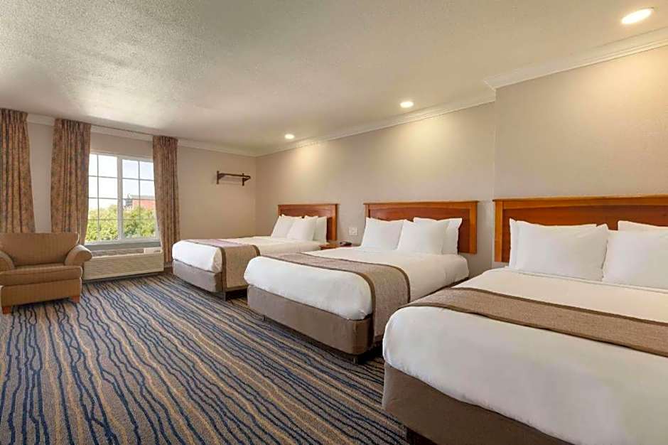 Days Inn by Wyndham Eureka CA