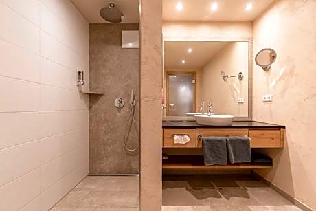 Suite with Garden View