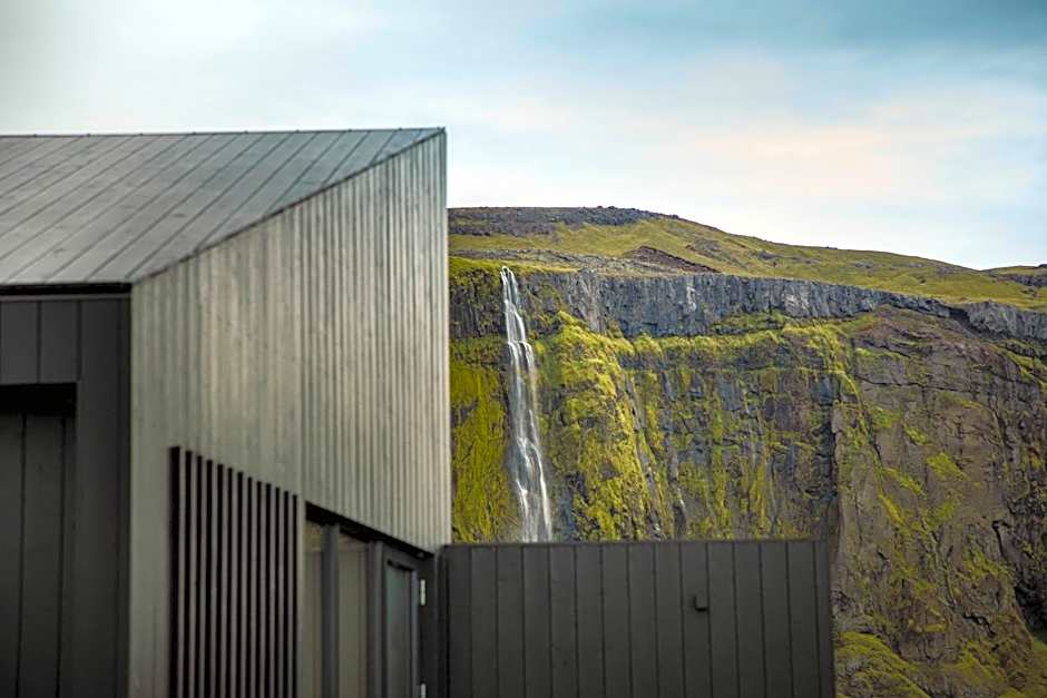 Seljalandsfoss Horizons