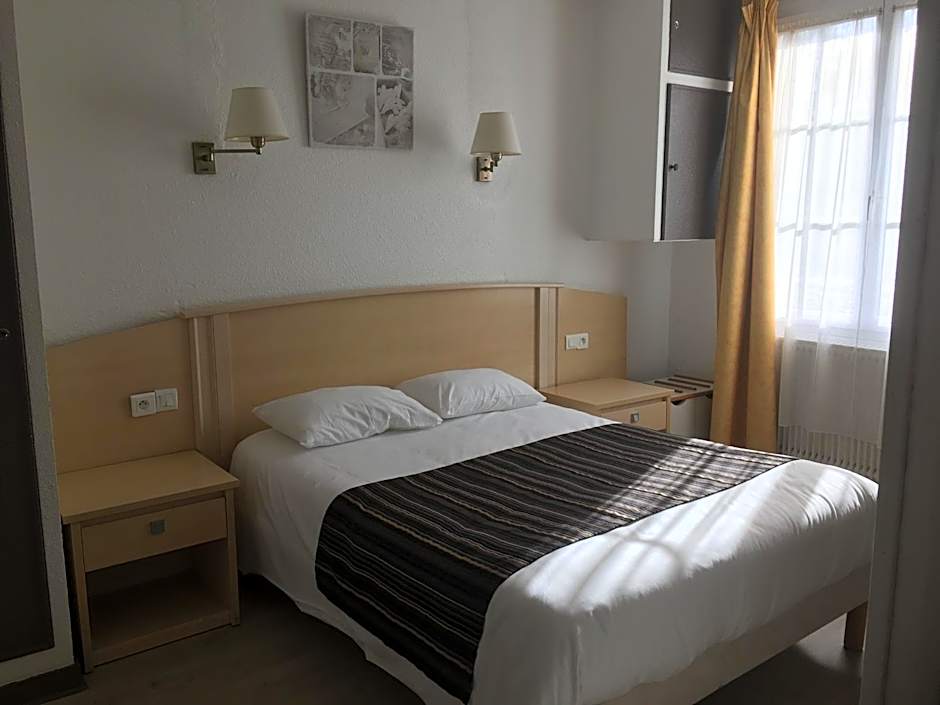 Hotel De La Mer