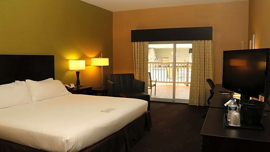 Holiday Inn Express Hotel & Suites Saginaw by IHG