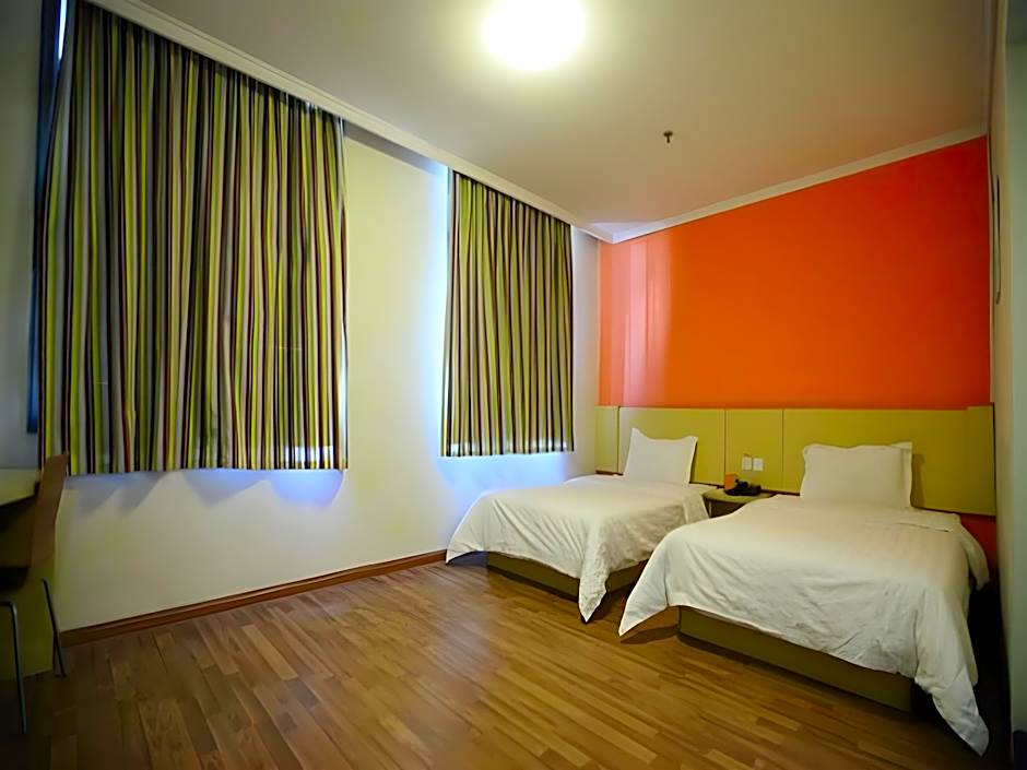 7 Days Inn Nanchang Bayi Square Railway Station