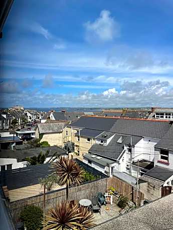 Double or Twin Room with Private Bathroom