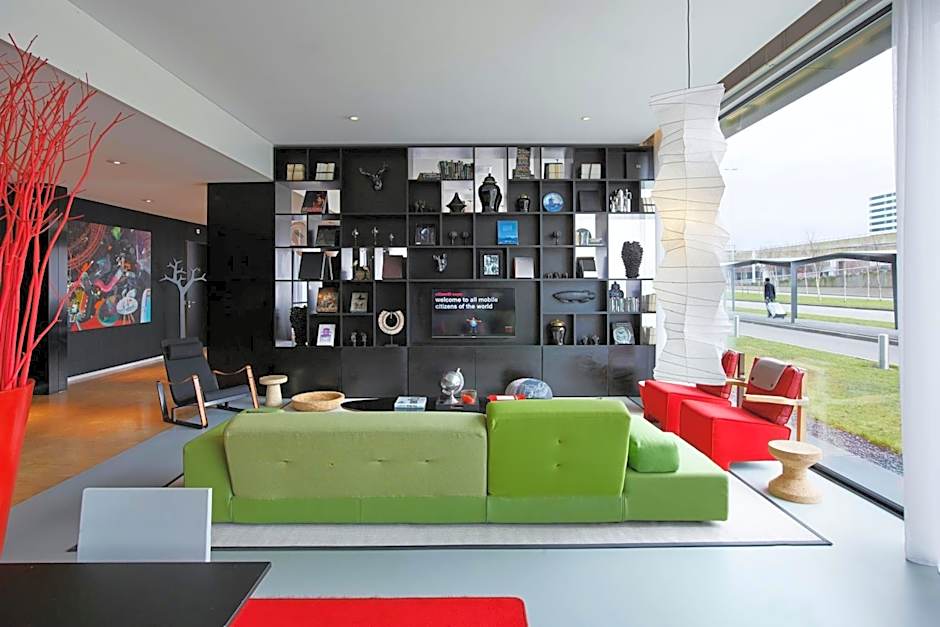 citizenM Schiphol Airport