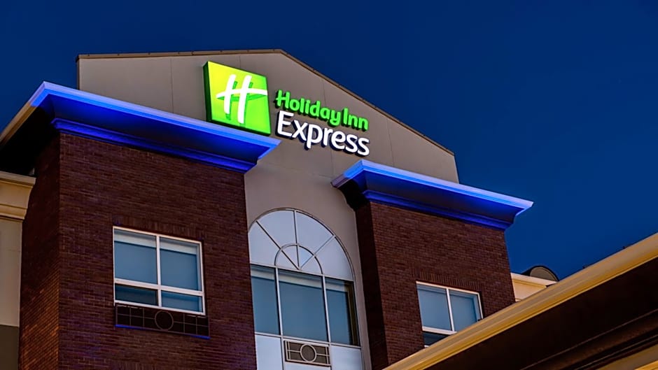 Holiday Inn Express Airdrie By IHG
