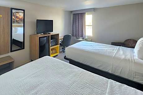 Suite with Two Double Beds - Non-Smoking