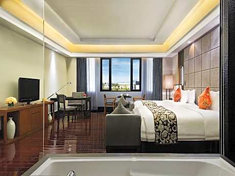 Superior King Lake or Park View