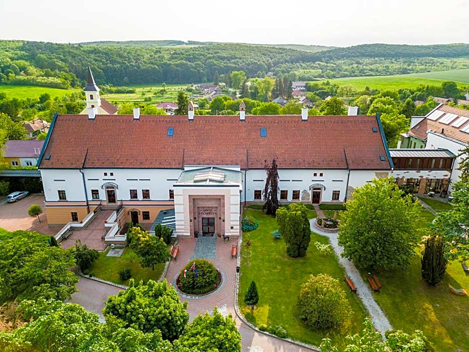 Hotel Vécsecity
