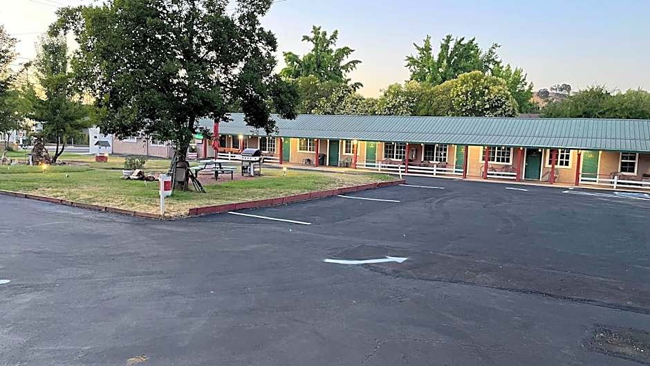 Jumping Frog Motel