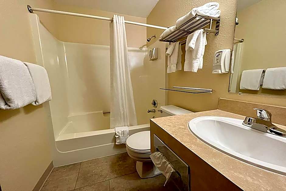 Beartooth Hideaway Inn & Cabins