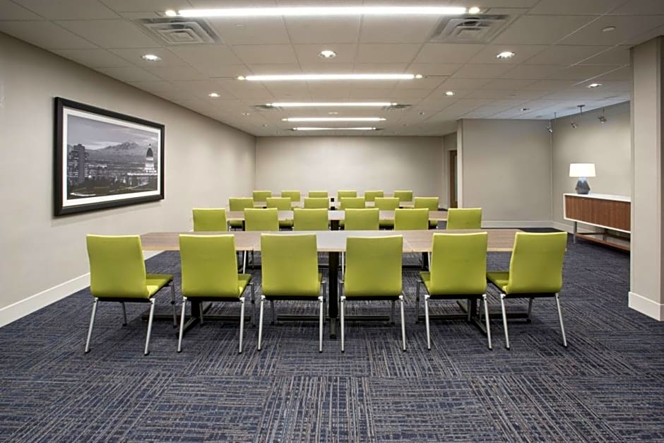 Holiday Inn Express And Suites Yorkville By IHG