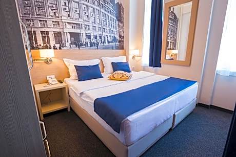 Double or Twin Room with Courtyard View