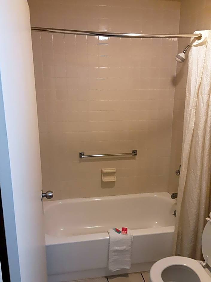 Econo Lodge Inn & Suites Griffin North