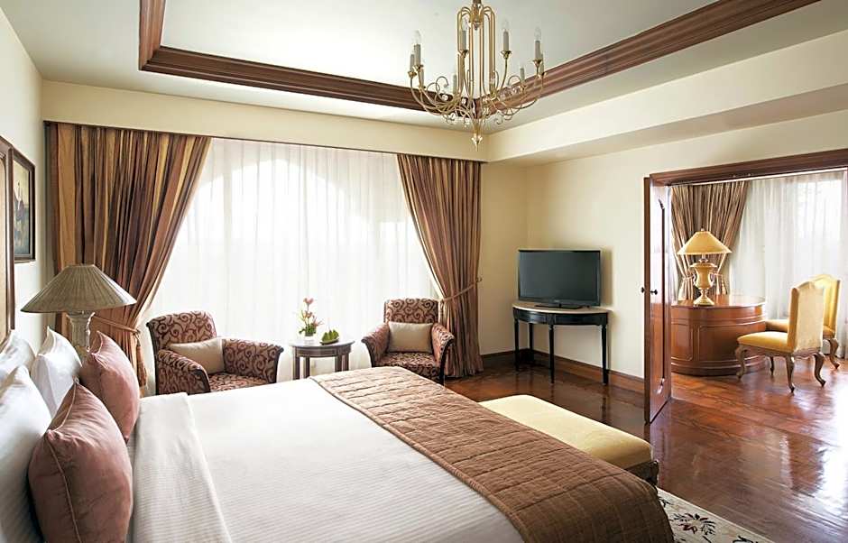 Photo 1 of 1 of Luxury 1 Bedroom 1 King Bed Suite, Lake View