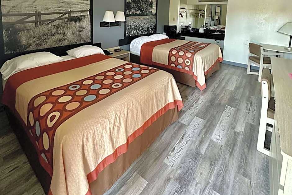 Photo 1 of 9 of 2 Queen Beds, Hearing/Mobility Accessible, Roll in Shower
