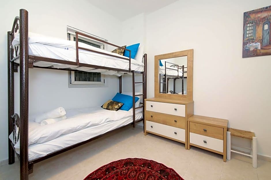 Private Hostel - Best location