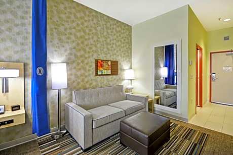 One-Bedroom King Suite - Non-Smoking