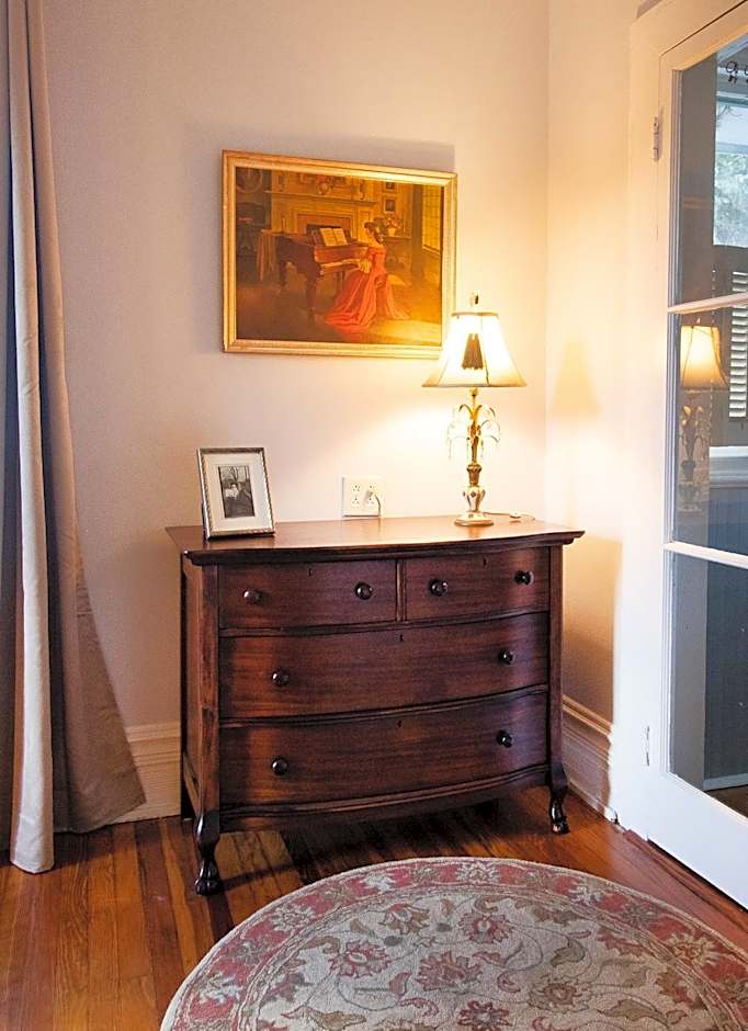 Sweetwater Branch Inn Bed And Breakfast