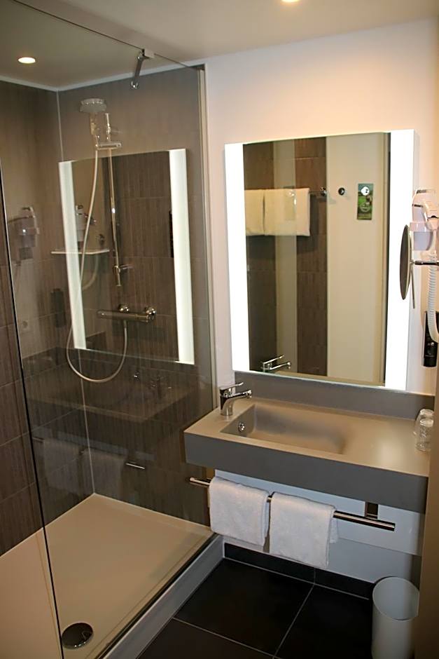 ibis Styles Puteaux Paris La Defense