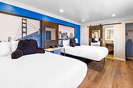 Double Room with Two Double Beds - Non-Smoking