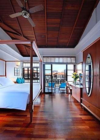 Water Chalet Twin