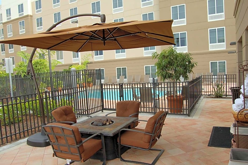 Homewood Suites By Hilton Fort Myers Airport/FGCU