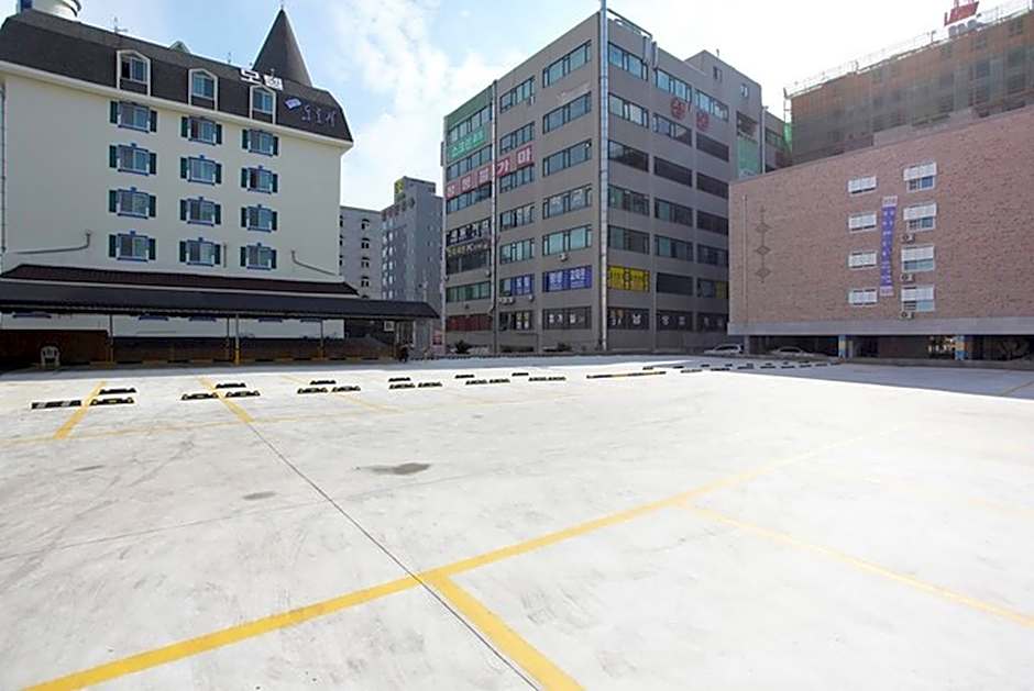 Cheonan K Hotel