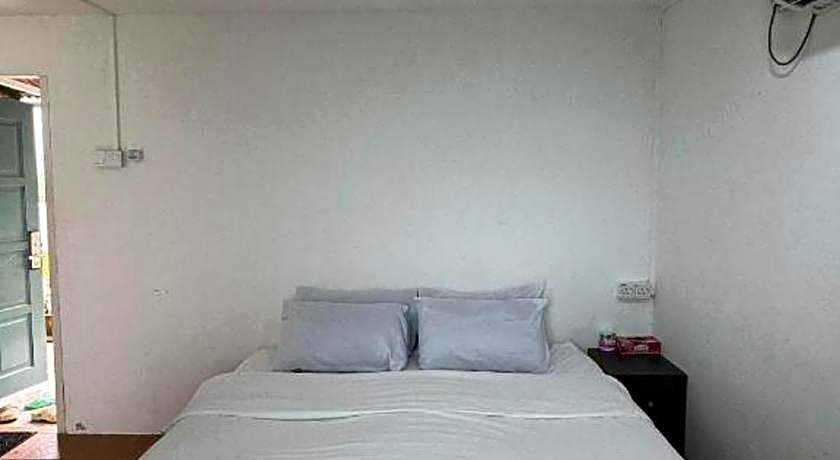 Rockbund Fishing Chalet