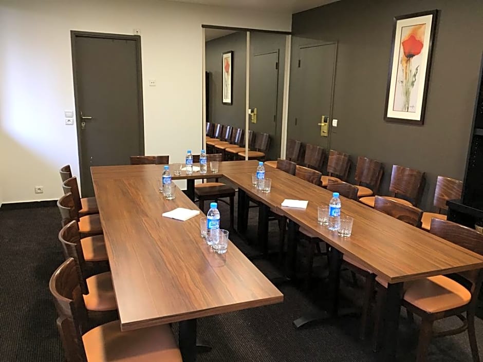 Hotel Le Cardinal Rueil Centre