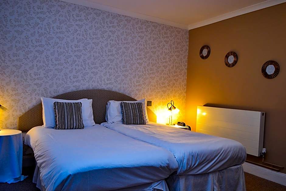 Ty Newydd Country Hotel