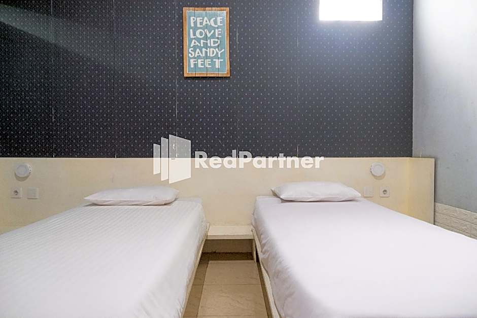 Londres Bed and Breakfast RedPartner near Gembira Loka Zoo