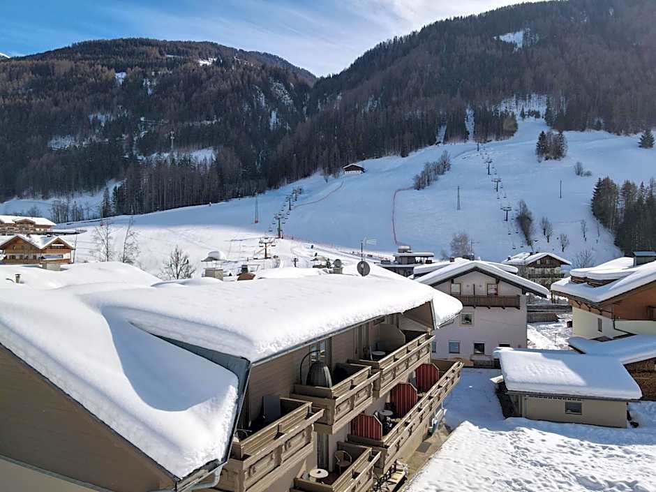 Ski-IN Ski-OUT Hotel Sonnleiten