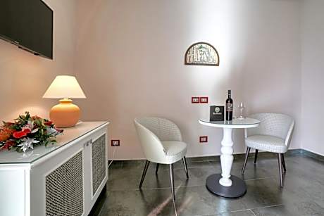 Comfort Room with Hill View- Dependance