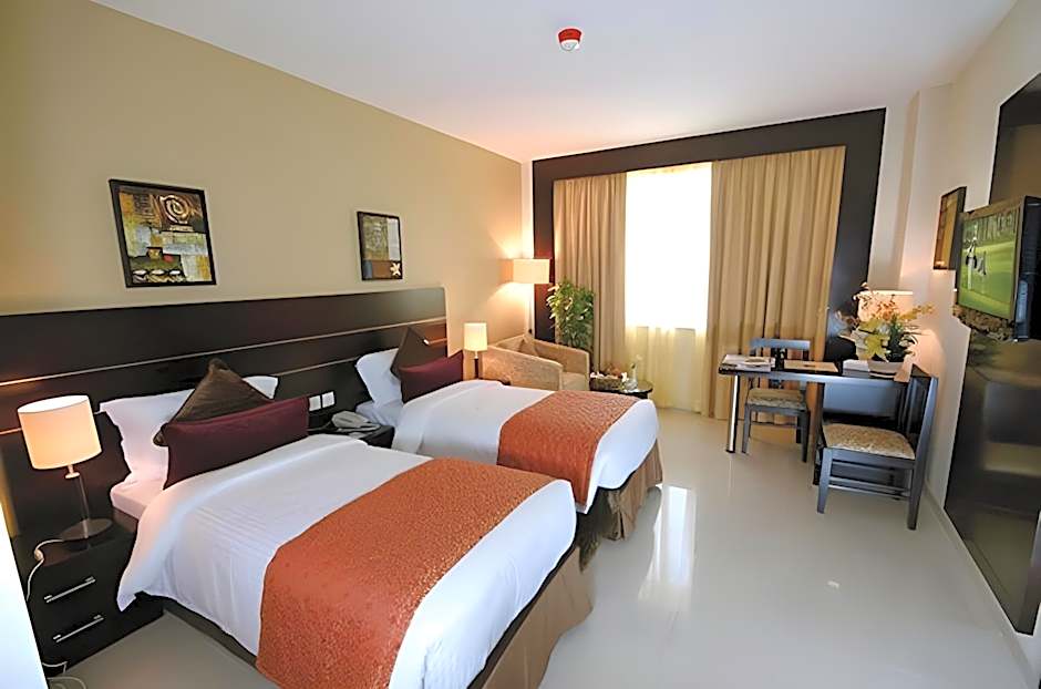 Landmark Riqqa Hotel