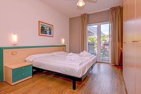 Standard Double Room with Extra Bed and Garden View