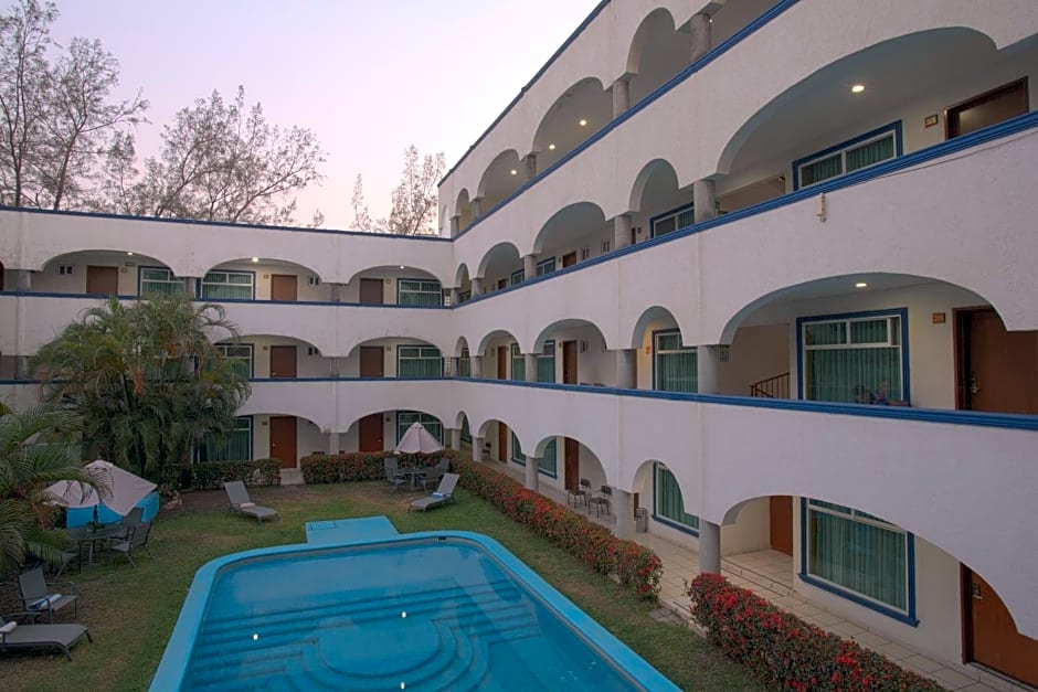 Hotel Arcos Aeropuerto